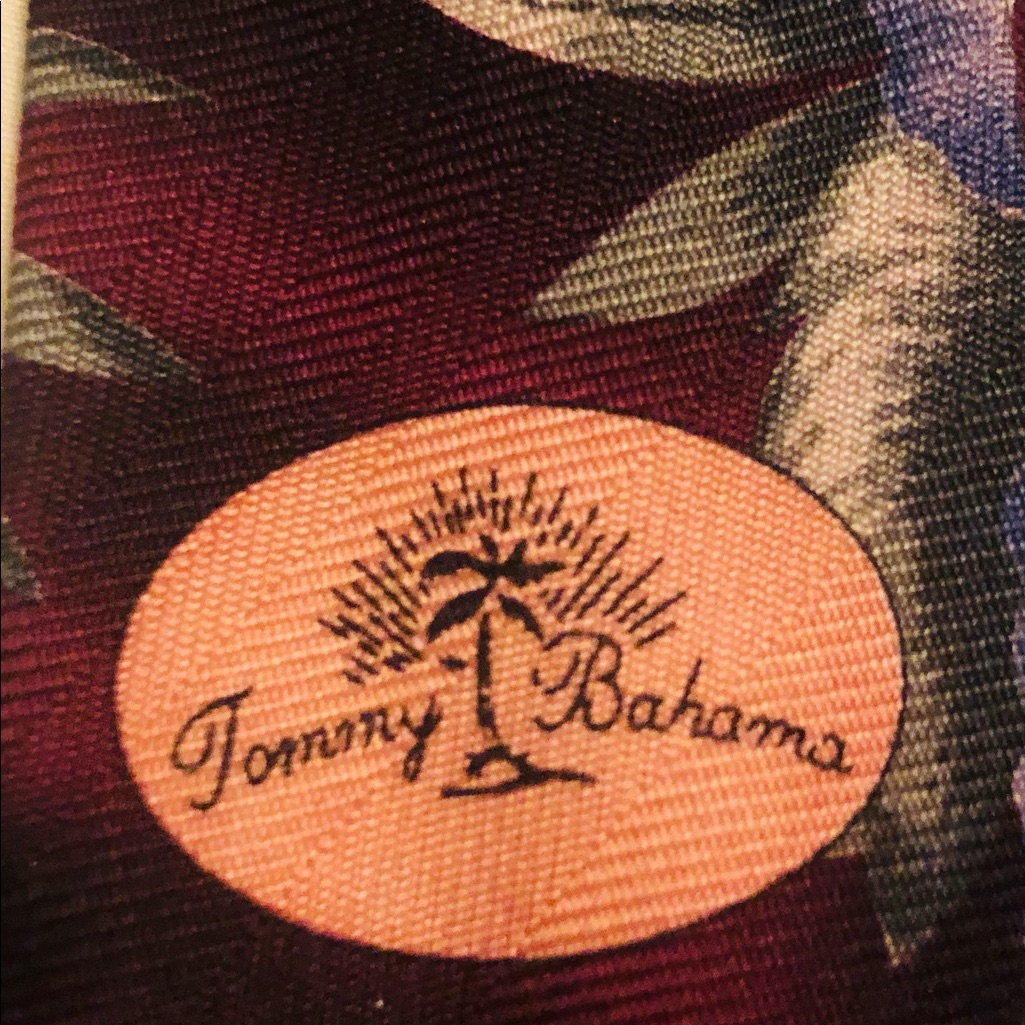 Beautiful Vintage Tommy Bahamas Floral Print Tie..